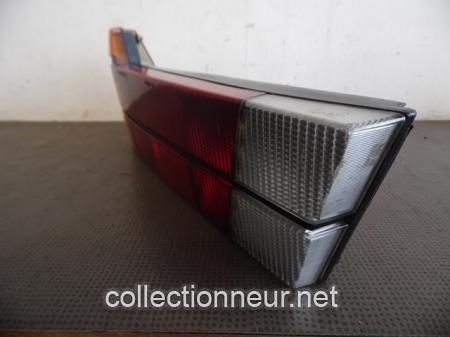 CABOCHON FEU ARRIERE GAUCHE ALFA ROMEO 75