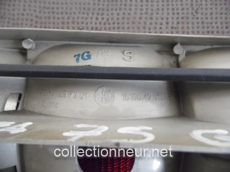 CABOCHON FEU ARRIERE GAUCHE ALFA ROMEO 75