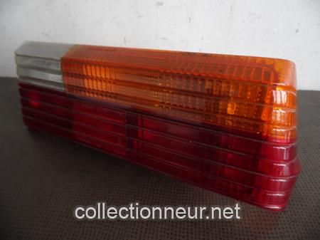 CABOCHON FEU ARRIERE DROIT PEUGEOT 305