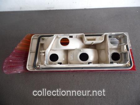 CABOCHON FEU ARRIERE DROIT PEUGEOT 305