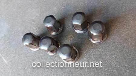 2 roues complètes pour Renault 16 ?