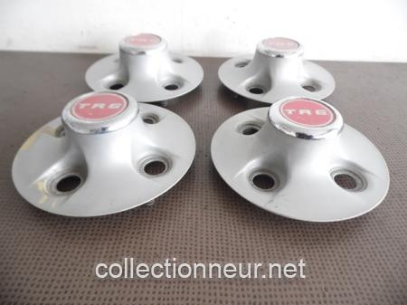 ENJOLIVEURS DE ROUES TRIUMPH TR6