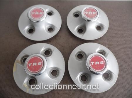 ENJOLIVEURS DE ROUES TRIUMPH TR6