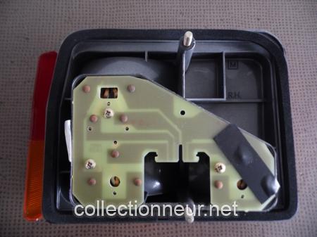 FEU ARRIERE DROIT AUSTIN / MG METRO