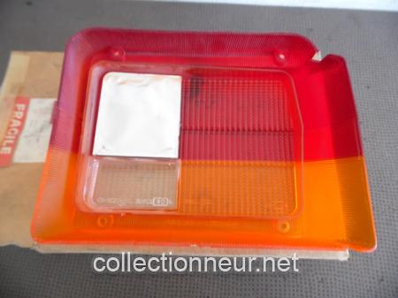 CABOCHON FEU ARRIERE GAUCHE AUSTIN ROVER / MG METRO